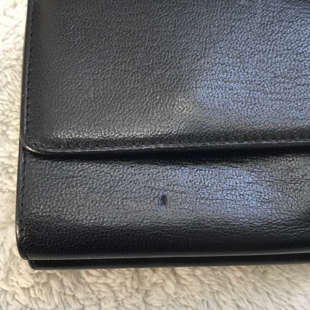 *SOLD* Authentic Chanel W-lock caviar wallet - Picture 8 of 8
